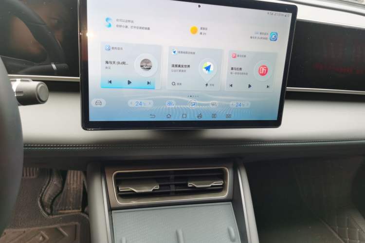 Used BYD Qin L 2024 DM-i 80KM Beyond Model Audio And AC Panel