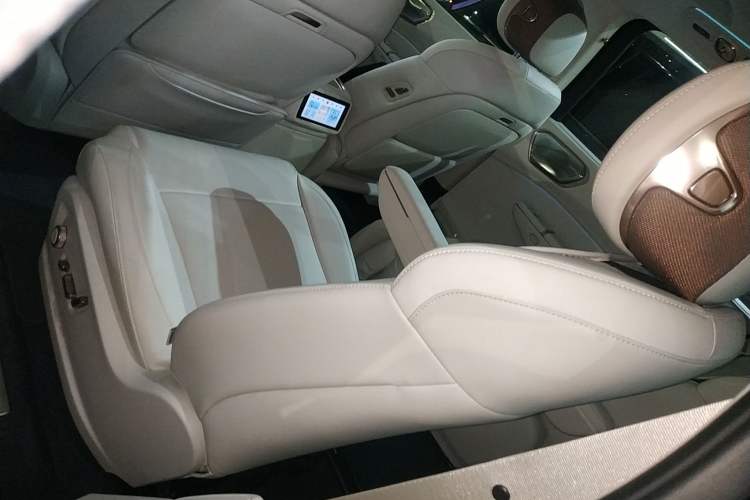 Used Lynk & Co 900 2025 2.0T Exploration Edition
