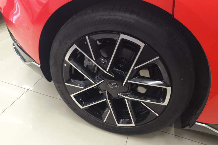 Used Avatr 06 2025 Pro Range-Extended Edition Exterior 5