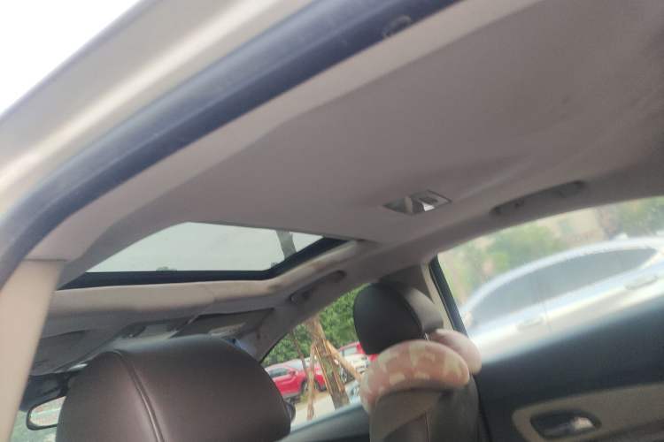 Used Chevrolet Cruze 2011 1.6L SE MT Transformers Edition
