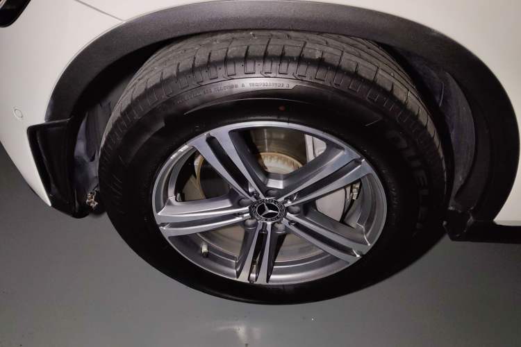 Used Mercedes-Benz GLC 2020 GLC 260 L 4MATIC Luxury Model Left Front Wheel Hub