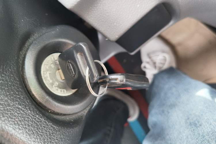 Used Nissan NV200 2012 1.6L 232 Seats Zunya Trim Vehicle Key