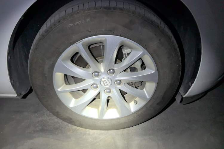 Used Buick GL8 2018 ES 28T Premium Model China VI Standard