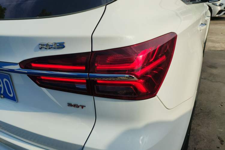 Used Roewe RX5 2018 20T Two-Wheel Drive Automatic Internet Smart Edition