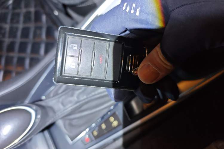 Used Cadillac SRX 2014 3.0L Comfort Model Vehicle Key