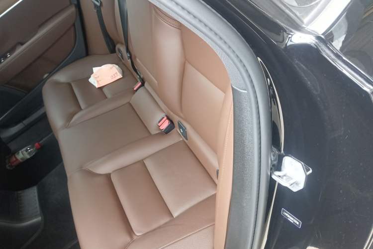 Used Volvo S90 New Energy 2022 T8 eDrive Hybrid Luxury Edition Left Rear Seat