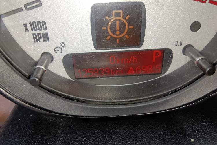 Used MINI 2011 1.6L COOPER Fun Odometer Close Up