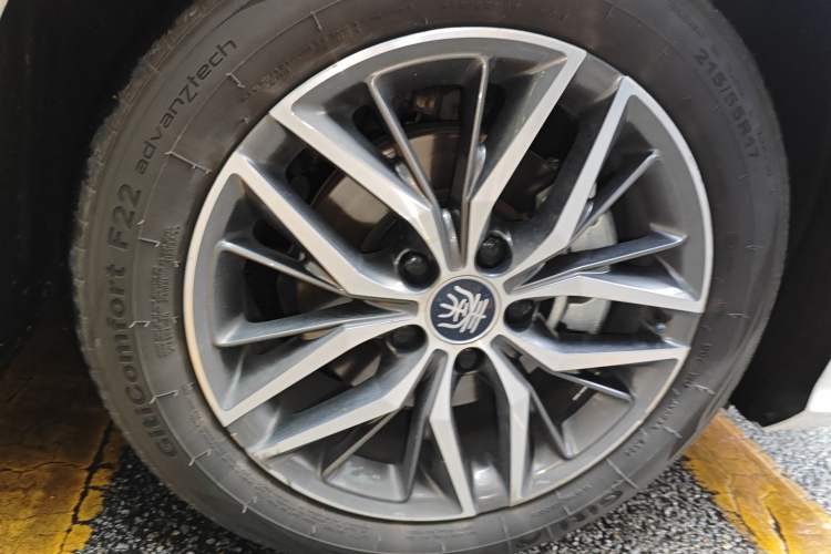 Used BYD Qin PLUS 2021 DM-i 120KM Prestige Model Right Front Wheel Hub