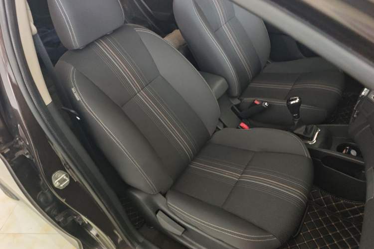 Used Dongfeng Aeolus AX3 2016 1.4T Manual ZhiKu Model
