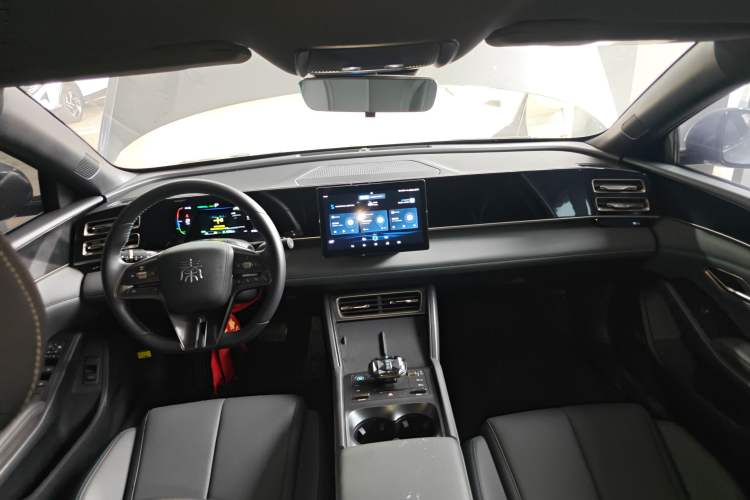 Used BYD Qin L 2024 DM-i 80KM Leading Model