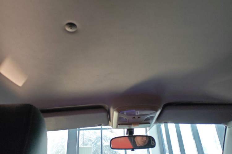 Used GAC Gonow GX6 2015 2.4L Two-Wheel-Drive Flagship Edition
