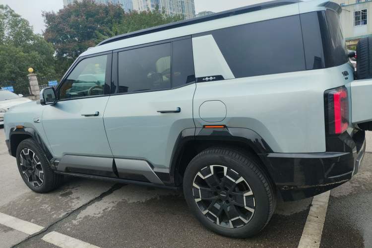 Used Formula Leopard Leopard 8 2025 Smart & Brave Flagship Edition 7 Seats