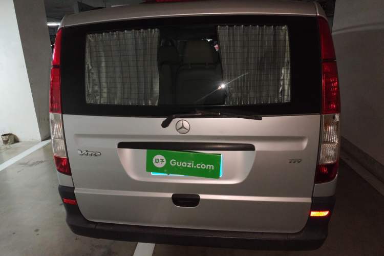 Used Mercedes-Benz Vito 2011 2.5L 7-seater executive version