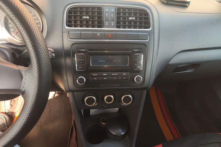 Used Volkswagen Polo 2011 1.6L Manual ZhiShang Edition