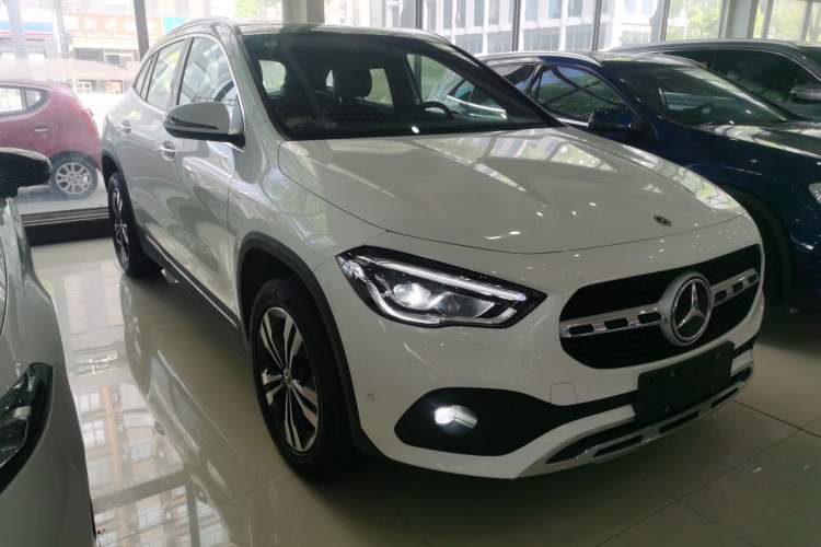 Used Mercedes-Benz GLA 2022 GLA 220 Front Right 45 Deg