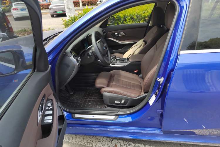 Used BMW 3 Series 2021 325Li M Sport Package Left Front Seat