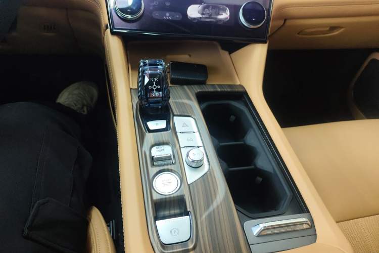 Used Lynk & Co 09 EM-P 2023 2.0TD EM-P Long-Range Version PM 7-Seater