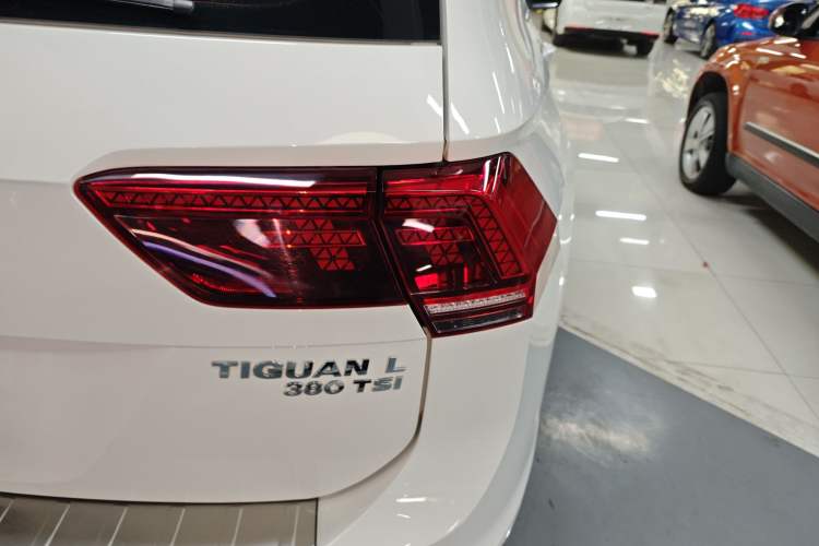 Used Volkswagen Tiguan L 2017 380TSI Automatic All-Wheel-Drive Flagship Edition
