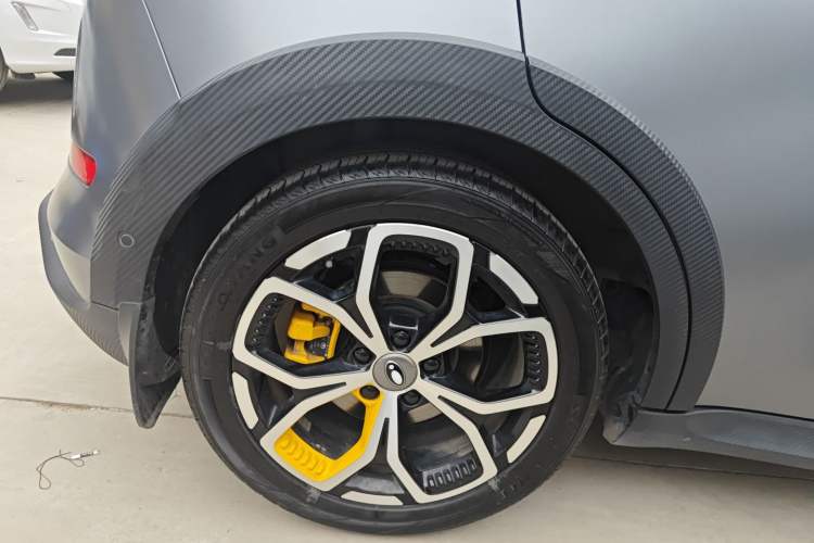 Used ORA Good Cat GT 2024 Mulan Edition 401 km Range Prestige Version 135 kW Right Rear Wheel Hub