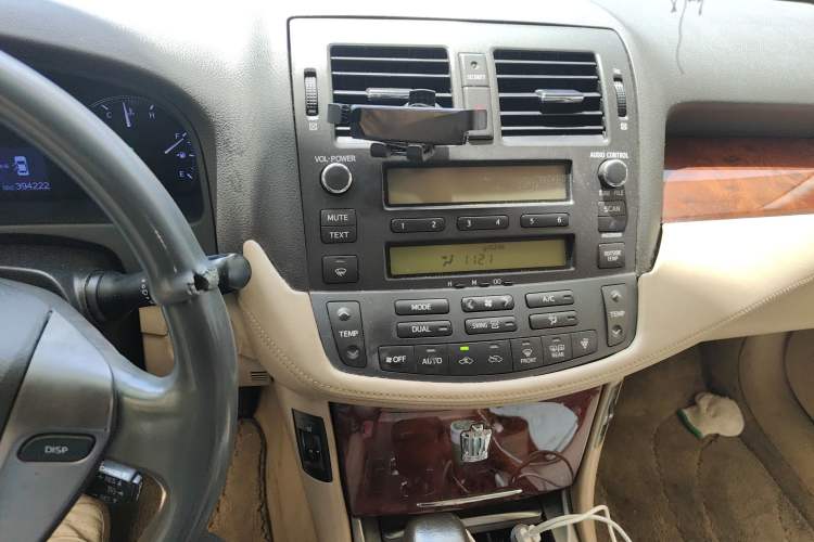Used Toyota Crown 2012 2.5L Royal Leather Edition Audio And AC Panel