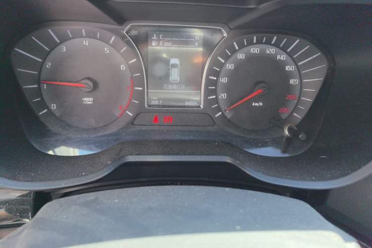 Used GAC Trumpchi GS4 2017 235T Manual Two-Wheel Drive Luxury Edition Odometer Close Up