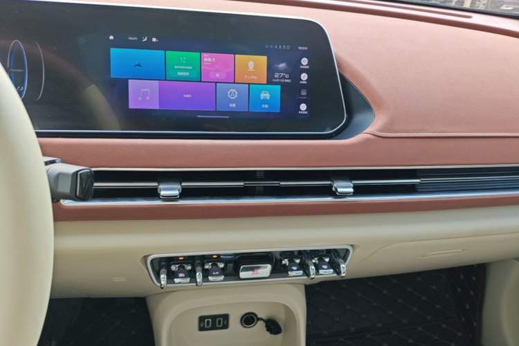 Used ORA Good Cat 2022 Morandi Edition 400km Standard Range Premium Version Lithium Iron Phosphate
