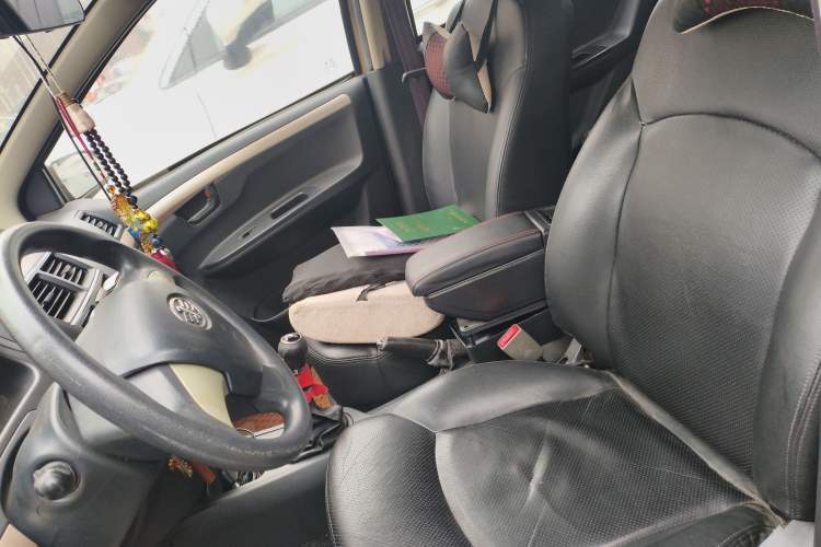 Used FAW Weizhi V5 2013 1.5L Manual Elite Model China IV Standard