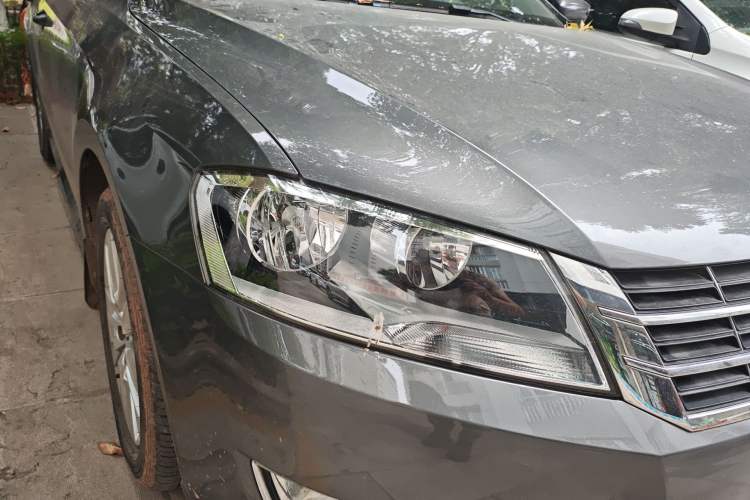 Used Volkswagen Lavida 2013 1.4TSI DSG Comfort Edition Right Front Headlight