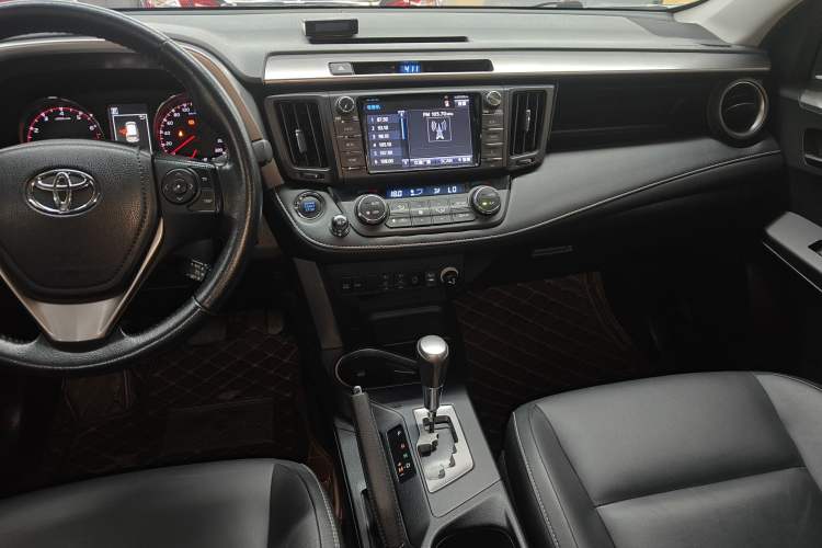 Used Toyota RAV4 2016 2.0L CVT Two-Wheel Drive Smart Edition China V Standard Audio And AC Panel