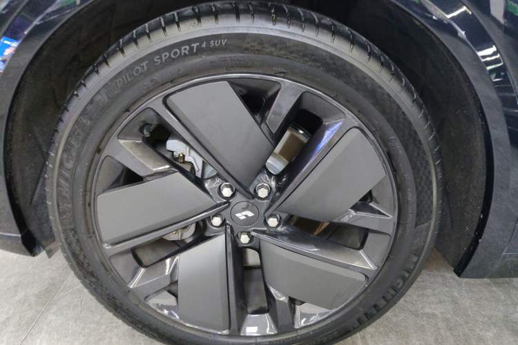 Used Li Auto L8 2025 Max Smart Refresh Edition Left Front Wheel Hub