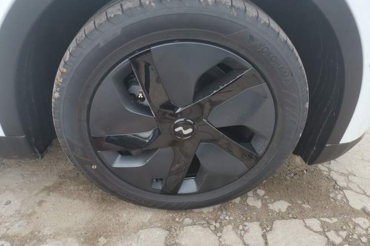 Used ONVO L60 2025 Model—85 kWh All-Wheel-Drive Version
