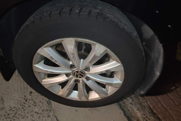 Used Volkswagen Magotan 2015 1.8TSI Advanced Model Right Front Wheel Hub