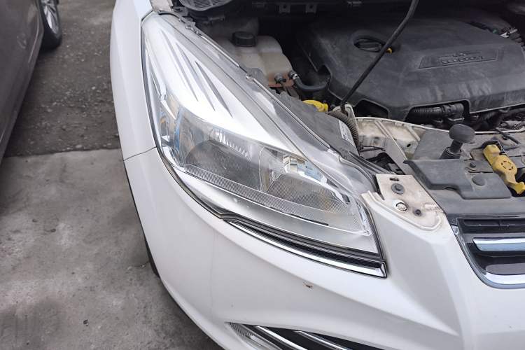 Used Ford Kuga 2013 1.6L GTDi Two-Wheel-Drive Trend Model