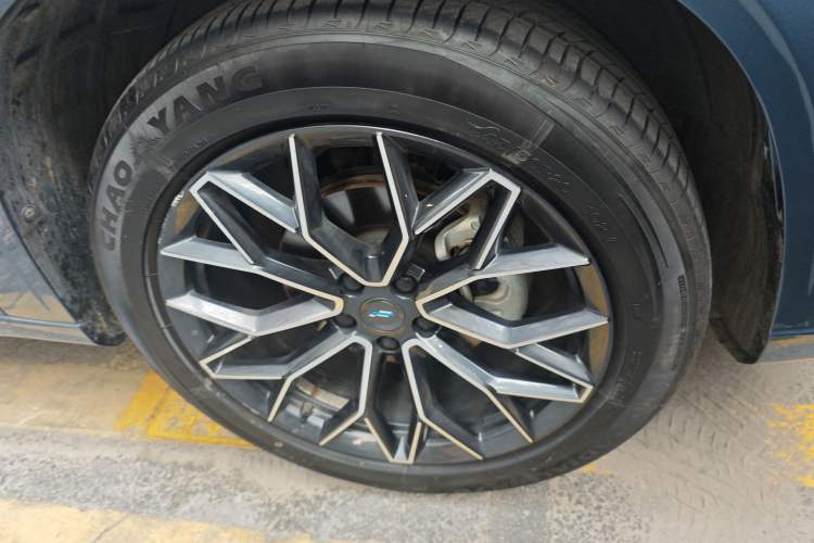 Used CHANGAN OSHAN Z6 2022 Blue Whale 1.5T DCT Smart Edition