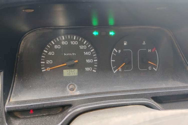 Used Jinbei Hiace 2014 2.0L Fifth-Generation Xiangyun Comfort Type 1 4G21C
