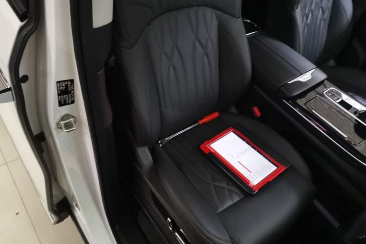 Used GAC Trumpchi M8 2024 Master Series 400T Ultimate Edition Right Front Seat