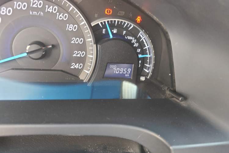 Used Toyota Camry 2016 2.0G 10th Anniversary Leading Edition
