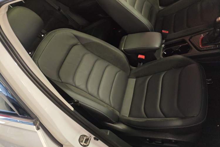 Used Volkswagen Tiguan L 2021 330TSI Automatic Two-Wheel Drive Smart Edition
