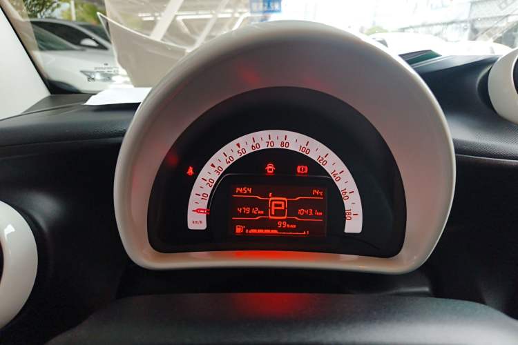 Used smart fortwo 2015 1.0L 52 kW hardtop Dynamic version
