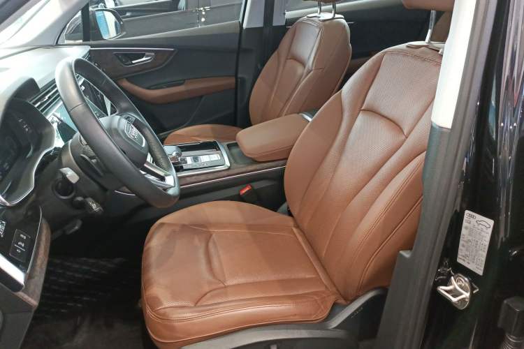 Used Audi Q7 2021 45 TFSI quattro S line Sport model Left Front Seat