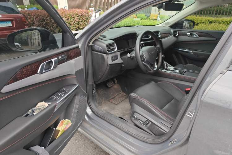 Used Lynk & Co 02 2018 1.5T DCT Two-Wheel Drive Pro Version China V Emission Standard Driver Seat