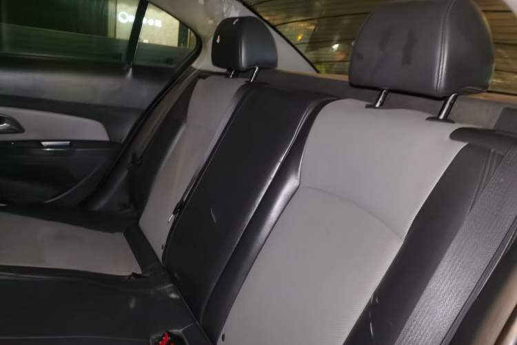 Used Chevrolet Cruze 2013 1.6L SL Sunroof Edition MT
