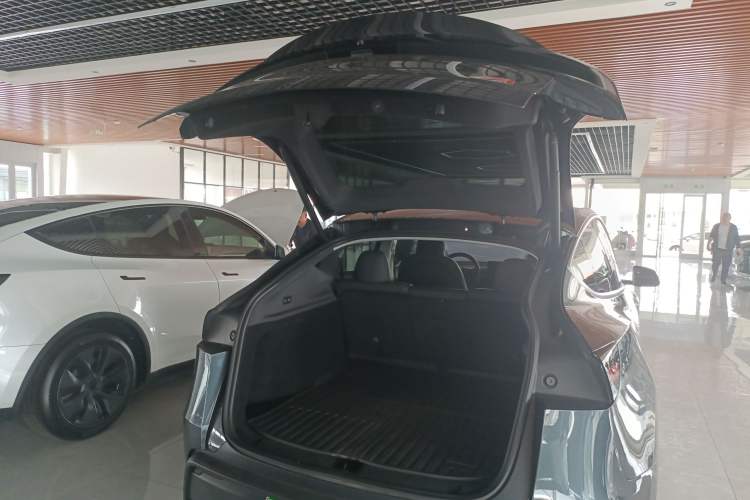 Used Tesla Model Y 2025 Rear-Wheel Drive First Edition Trunk