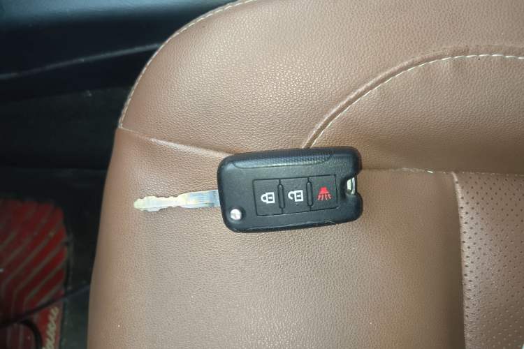 Used Dongfeng Ruichi 6 2020 2.3T Automatic 2WD Diesel Luxury Version China VI Standard Long Cargo Bed M9T
