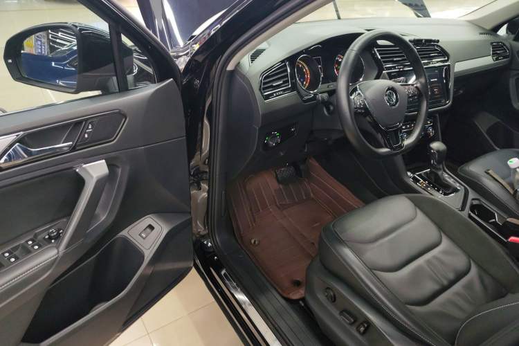 Used Volkswagen Tiguan L 2020 330TSI Automatic Two-Wheel Drive Smart Luxury Edition China VI Standard Driver Seat