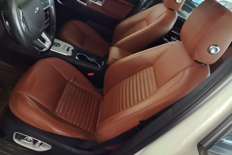 Used Land Rover Discovery Sport 2016 2.0T HSE LUXURY Left Front Seat