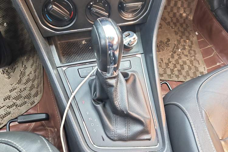 Used Volkswagen Lavida 2015 1.6L Automatic Comfort Edition