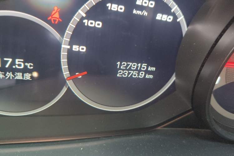 Used Porsche Cayenne 2019 Cayenne 3.0T Odometer Close Up