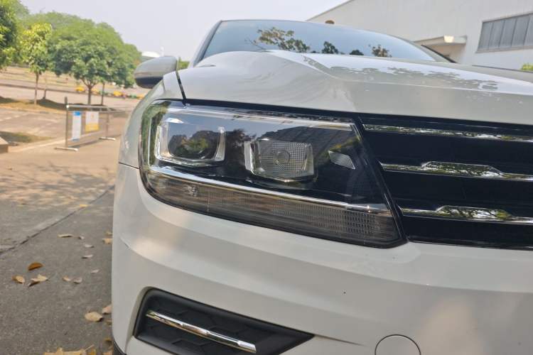 Used Volkswagen Tiguan L 2019 280TSI Automatic Two-Wheel Drive Panoramic Comfort Edition China V Standard Right Front Headlight