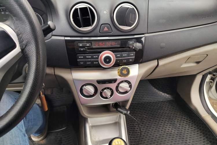 Used Changan Alsvin V3 2012 1.3L Manual Luxury Version China IV Standard